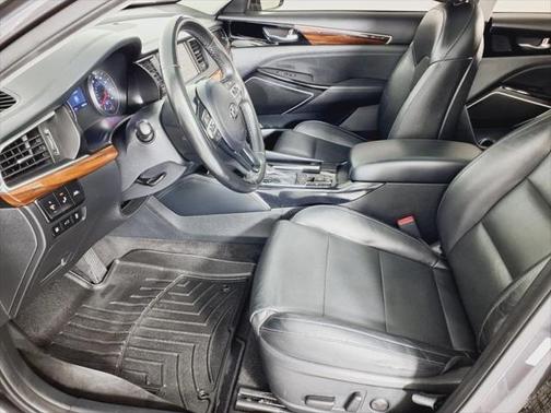 2019 Kia Cadenza Technology