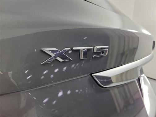 2023 Cadillac XT5 Luxury