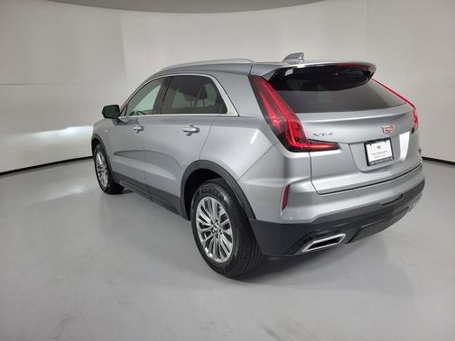 Argent Silver Metallic 2025 Cadillac XT4 Premium Luxury