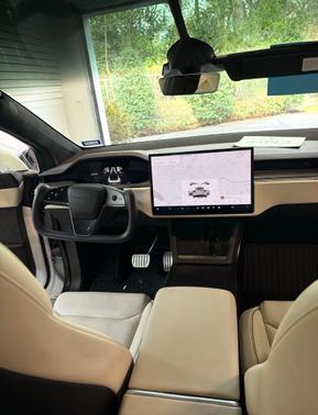 2022 Tesla Model X Plaid Tri Motor All-Wheel Drive