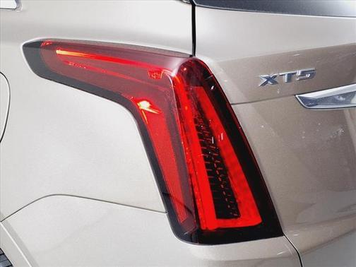 2023 Cadillac XT5 Luxury