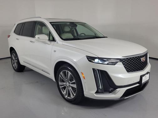 Crystal White Tricoat 2023 Cadillac XT6 Premium Luxury