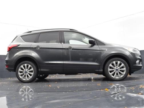 Photo 3 of 25 of 2019 Ford Escape SEL