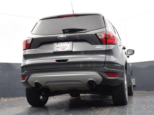 Photo 5 of 25 of 2019 Ford Escape SEL