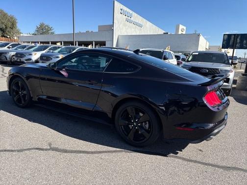 2022 Ford Mustang ECOBOOST