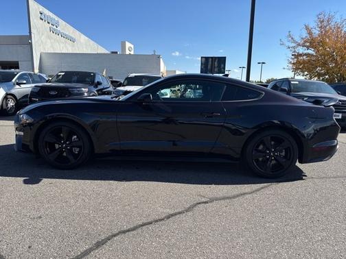 2022 Ford Mustang ECOBOOST