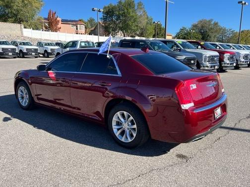 2023 Chrysler 300 TOURING