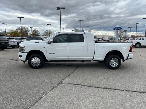 2025 RAM 3500 LARAMIE