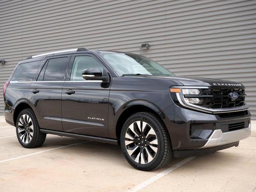 Dark Matter Gray Metallic 2026 Ford Expedition Platinum