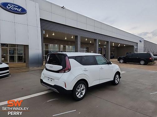 2024 Kia Soul LX