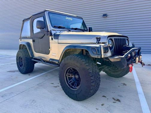 Black Clearcoat/Black Soft Top 2004 Jeep Wrangler SE