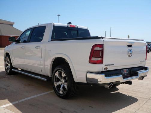 Bright White Clearcoat 2020 RAM 1500 Laramie