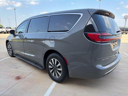 Ceramic Gray Clearcoat 2022 Chrysler Pacifica Hybrid Touring L