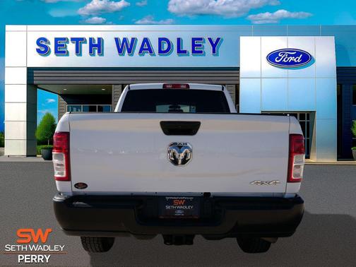 2022 RAM 2500 Tradesman Crew Cab 4x4 6'4' Box