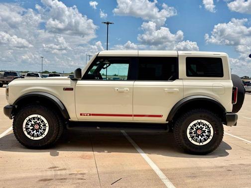 Wimbledon White 2026 Ford Bronco Outer Banks