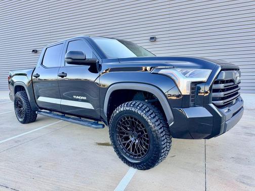 Midnight Black Metallic 2022 Toyota Tundra SR5