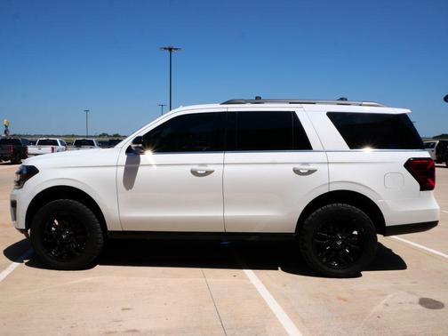 Star White Metallic Tri-Coat 2022 Ford Expedition Limited