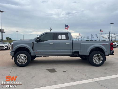 2025 Ford F-450 Platinum