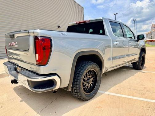 Sterling Metallic 2025 GMC Sierra 1500 SLT
