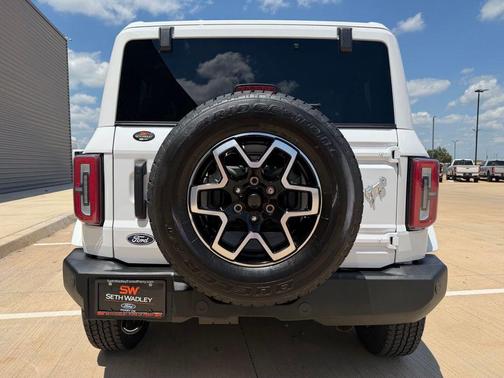 Oxford White 2026 Ford Bronco Outer Banks