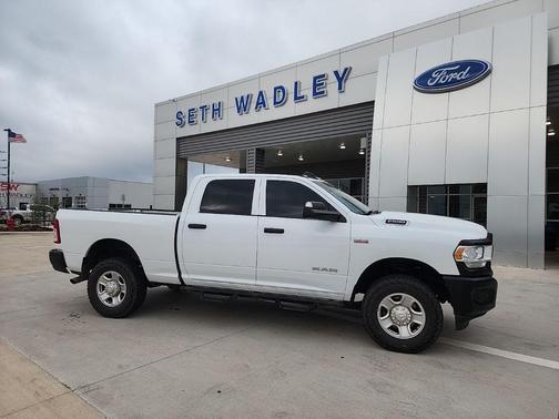 2022 RAM 2500 Tradesman Crew Cab 4x4 6'4' Box