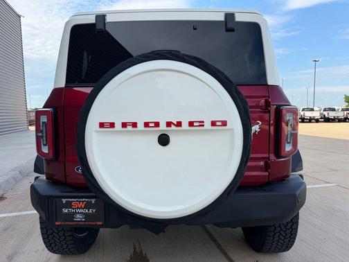 Ruby Red Metallic Tinted Clearcoat 2026 Ford Bronco Outer Banks