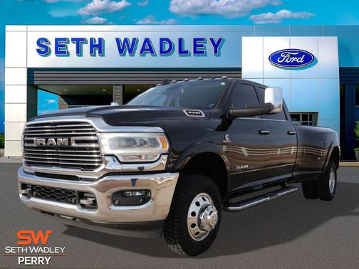 2020 RAM 3500 Laramie Crew Cab 4x4 8' Box