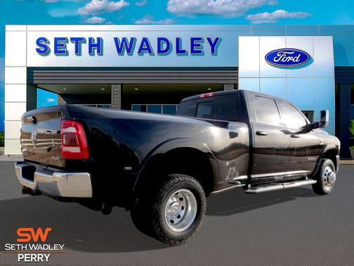 2020 RAM 3500 Laramie Crew Cab 4x4 8' Box