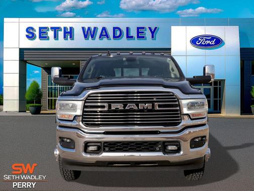 2020 RAM 3500 Laramie Crew Cab 4x4 8' Box