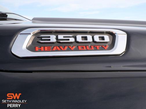 2020 RAM 3500 Laramie Crew Cab 4x4 8' Box