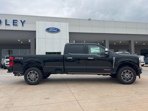 2025 Ford F-350 Platinum