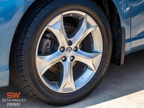 Photo 4 of 29 of 2011 Toyota Venza Base