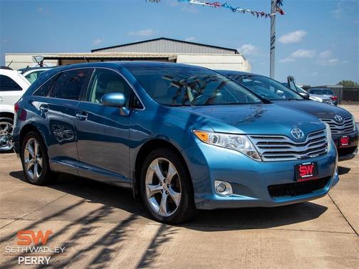 Photo 1 of 29 of 2011 Toyota Venza Base