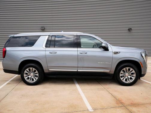 Sterling Metallic 2025 GMC Yukon XL Denali