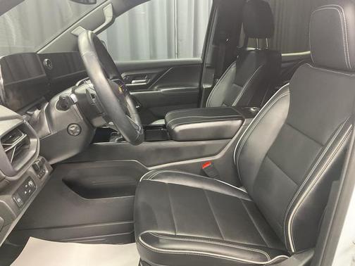 2025 Chevrolet Silverado EV LT