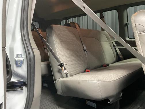 2025 Chevrolet Express 3500 LT