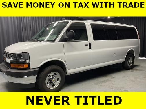 2025 Chevrolet Express 3500 LT