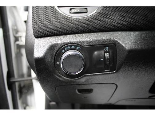 Photo 4 of 21 of 2016 Chevrolet Cruze Limited 1LT