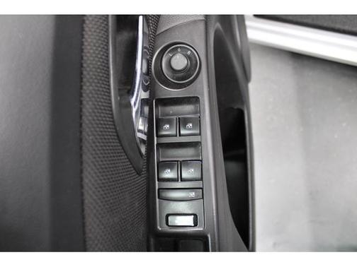 Photo 3 of 21 of 2016 Chevrolet Cruze Limited 1LT