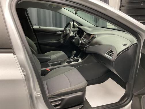 2019 Chevrolet Cruze LS