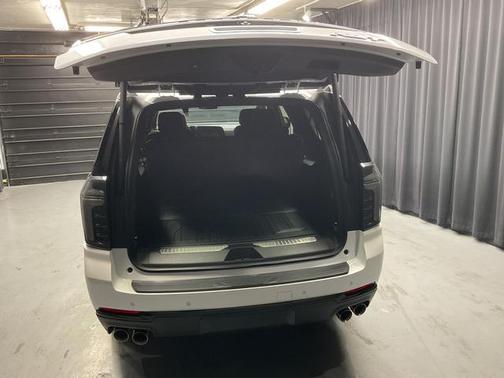 2025 Chevrolet Suburban RST