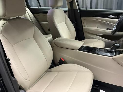 2018 Buick Regal Sportback Essence