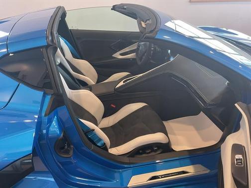 2025 Chevrolet Corvette Stingray w/2LT