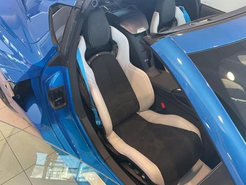 2025 Chevrolet Corvette Stingray w/2LT