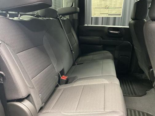 Summit White 2026 Chevrolet Silverado 2500 Custom