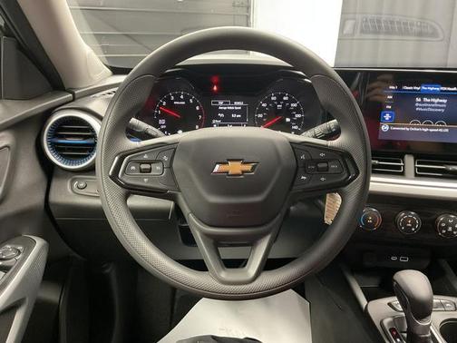 2025 Chevrolet Trax LS