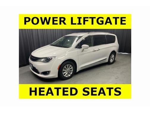 Bright White Clearcoat 2017 Chrysler Pacifica Touring-L