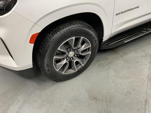 Summit White 2023 Chevrolet Suburban LT