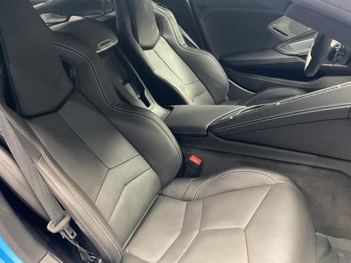 2023 Chevrolet Corvette Stingray w/2LT