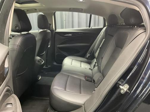 2019 Buick Regal Sportback Essence